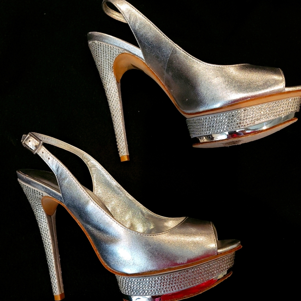 Silver Evening Pumps With Platform. Gem